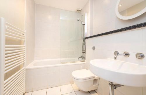 Stockbridge Apartment | JOIVY Chic Apartment near Stockbridge Market