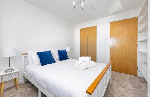 Slateford Apartment | JOIVY Modern 2 bed flat near Murrayfield Stadium
