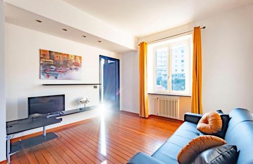 Sturla Apartment | JOIVY Modern flat next to the sea
