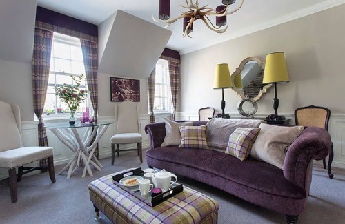 Old Town Apartment | JOIVY The Wee Palace by the Castle