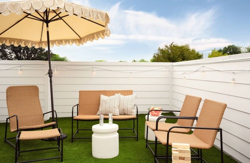 Hadley - Washington Cottage | Jolene by Avantstay Stunning Townhouse in Great Location in Nashville!
