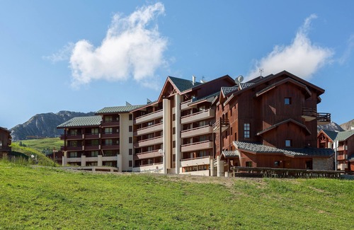 Plagne Soleil Condo | Joli Appart 6p, retour ski aux pieds !