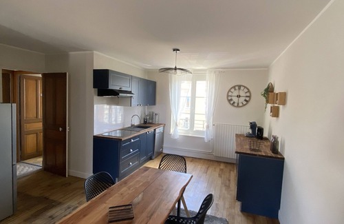 Vittel Apartment | Joli Appartement en Couleur
