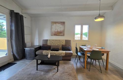 Cap d'Agde Apartment | Joli appartement T2 cabine avec parking et wifi Tennis Village