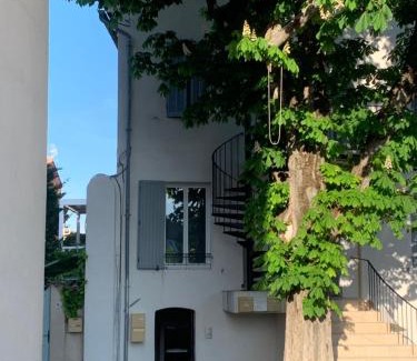 Lambesc Apartment | Joli studio centre village