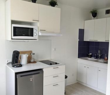 Chelles Apartment | Joli studio lumineux avec parking, proche gare