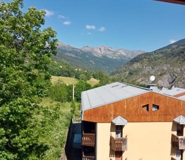 Allos le Seignus Apartment | joli studio vue montagne
