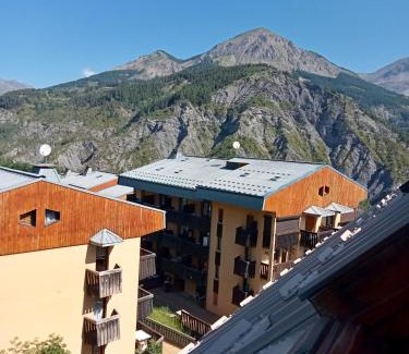 Allos le Seignus Apartment | joli studio vue montagne