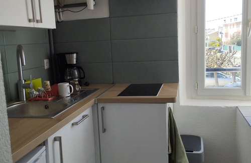 Le Pradet Apartment | Joli T1 , 36m2, sur Terrain de 1700m2, Proche Commerces et Plages