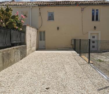 Angouleme Apartment | Jolie Maison au 34 centre-ville