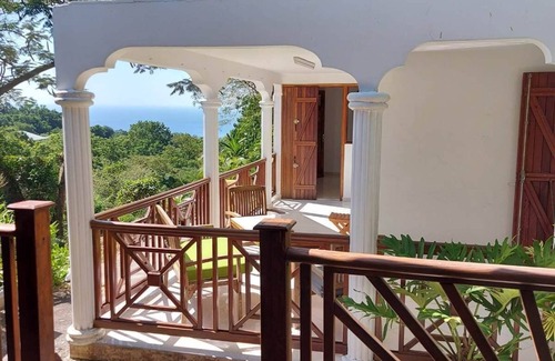 Pointe-Noire Villa | Jolie Maison Créole Vue Mer
