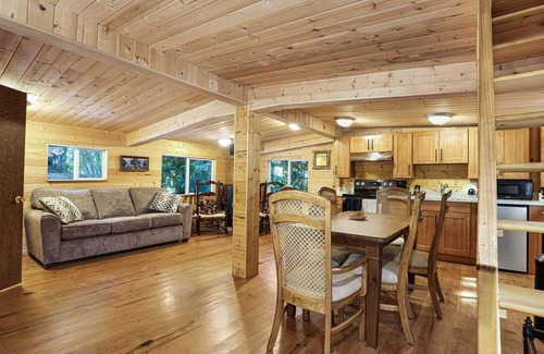 Duvall Cabin | Jones Landing: Luxurious escape, unforgettable stays.