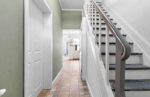 Kevelaer House | JOOYFUL STAYS Townhouse