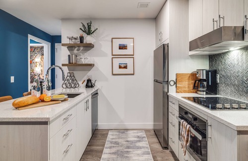 Park City House | Jordanelle Sunrise | Modern Condo, Gondola Access, Year-Round Outdoor Fun