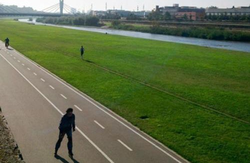 Sant Adria de Besos Apartment | Jordi home 15 minutes to center by train