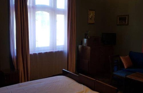 Cluj-Napoca Villa | Josephine Central Villa & Garden