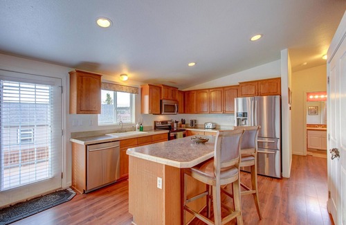Leadville House | Josephine House- PET FRIENDLY-15 Min to Ski Cooper w/HOT TUB!