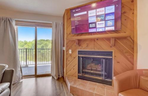 Wisconsin Dells House | Josies On The Bay Waterfront