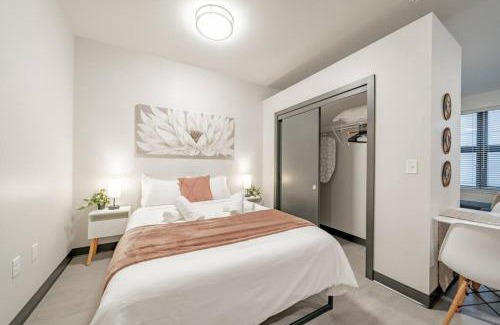 Westown Apartment | Journal Commons 424 Historic Hidden Gem 1 BR High Speed WIFI Gym