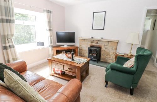 Fremington House | Joyces Cottage, 2 Brown Hill