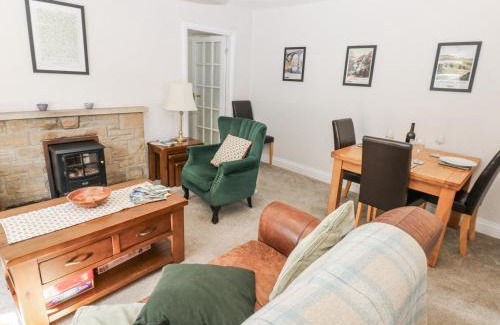 Fremington House | Joyces Cottage, 2 Brown Hill