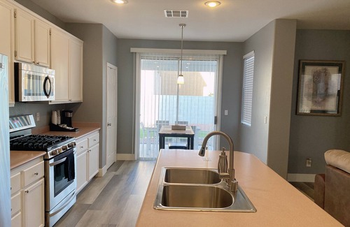 Spring Valley House | Joyful 5 Bed/3 Bath Home near Summerlin