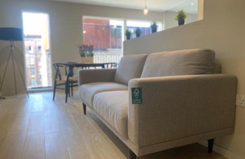 Moffat Apartment | Joyful Group - Deansgate 2BR Chic City Gardens Apartment