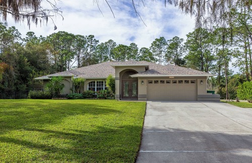 Rural Estates House | "Joyful Memories" .Beautiful 4/2 Pool Home, Country Setting, Yet Close To All!