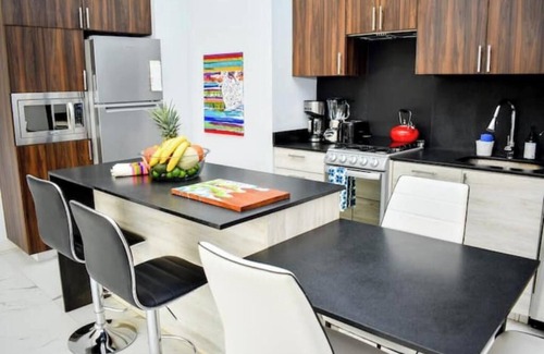 Las Glorias Apartment | Joyful, Trendy, Ideally Locatednn