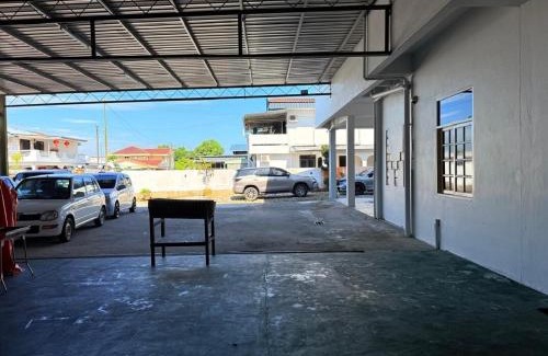 Kuching House | JR Homestay 141-3rd Mile House 3-6 Pax