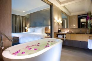 Kuningan Hotel | JS Luwansa Hotel & Convention Center