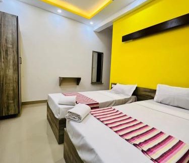 Muttil South Hotel | JTEN Residency