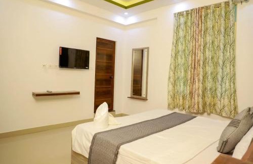 Muttil South Hotel | JTEN Residency