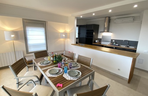 Antibes Apartment | Juan les Pins, beautiful view, swimming pool, parking, elevator