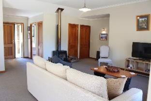 Gibbston House | Judge & Jury Farm Retreat
