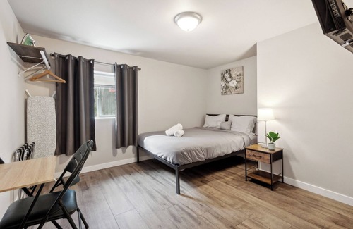 Atlantic House | Judkins Retreat - Close to Downtown