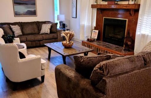 Pine Grove House | Judy House