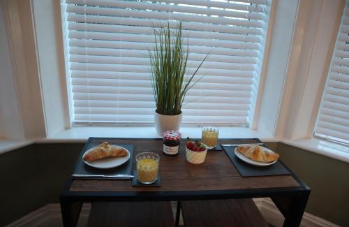 Hoylake Apartment | Julia's place