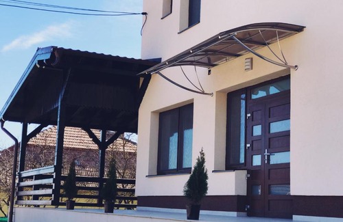 Sandulesti House | JULIA&STEFAN