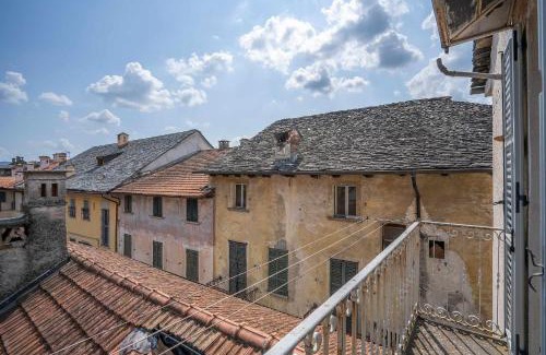 Orta San Giulio Apartment | Julias Appartamento nella piazza principale