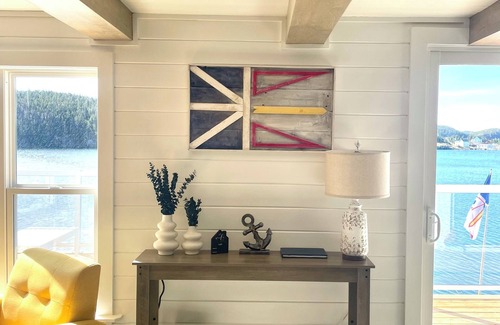 Newfoundland House | Julia’s Landing - 10km from Twillingate