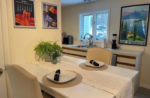 Ogunquit Condo | July weeks are avail/walk to beach-downtown Ogunquit! Airy & quiet condo.