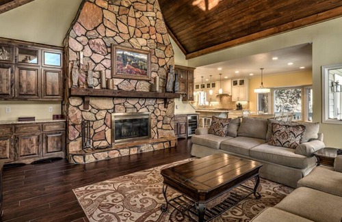 Necowa Cove Cabin | Jump Right In - Waterfront on Lake Blue Ridge | Private Dock | Hot Tub