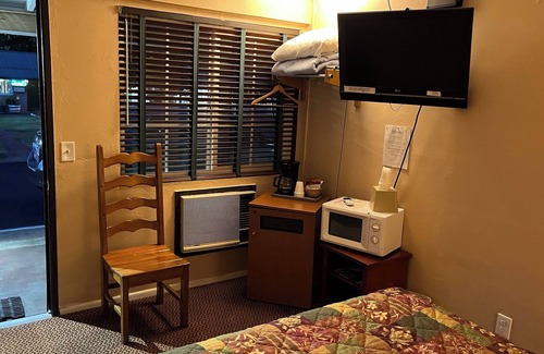 Altaville Hotel | Jumping Frog Motel