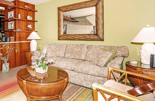 Kihei Condo | 🤙 June + July + Aug SPECIALS 🏝️ at the classic LIVE ALOHA SUITE