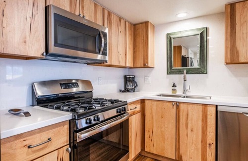 June Lake Condo | June Lake Beauty. 3 Bedrooms, 3 baths. Spacious