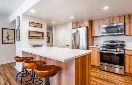 June Lake Condo | June Lake Beauty. 3 Bedrooms, 3 baths. Spacious