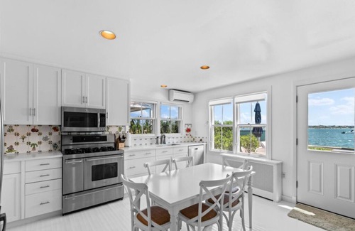 Brant Point Cottage | June on Nantucket Harbor, Easton St. 5 bedrooms