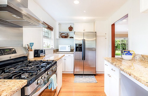 Keaau House | Jungle Estate - 3 Cottages, 1.5 Acres and a POOL Sleeps 9