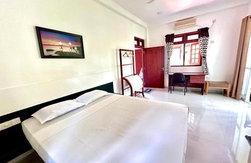 Induruwa Bed & Breakfast | Jungle Fence